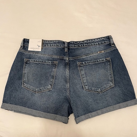 VICI Jacey High Rise Cuffed Denim Shorts - Picture 3 of 6